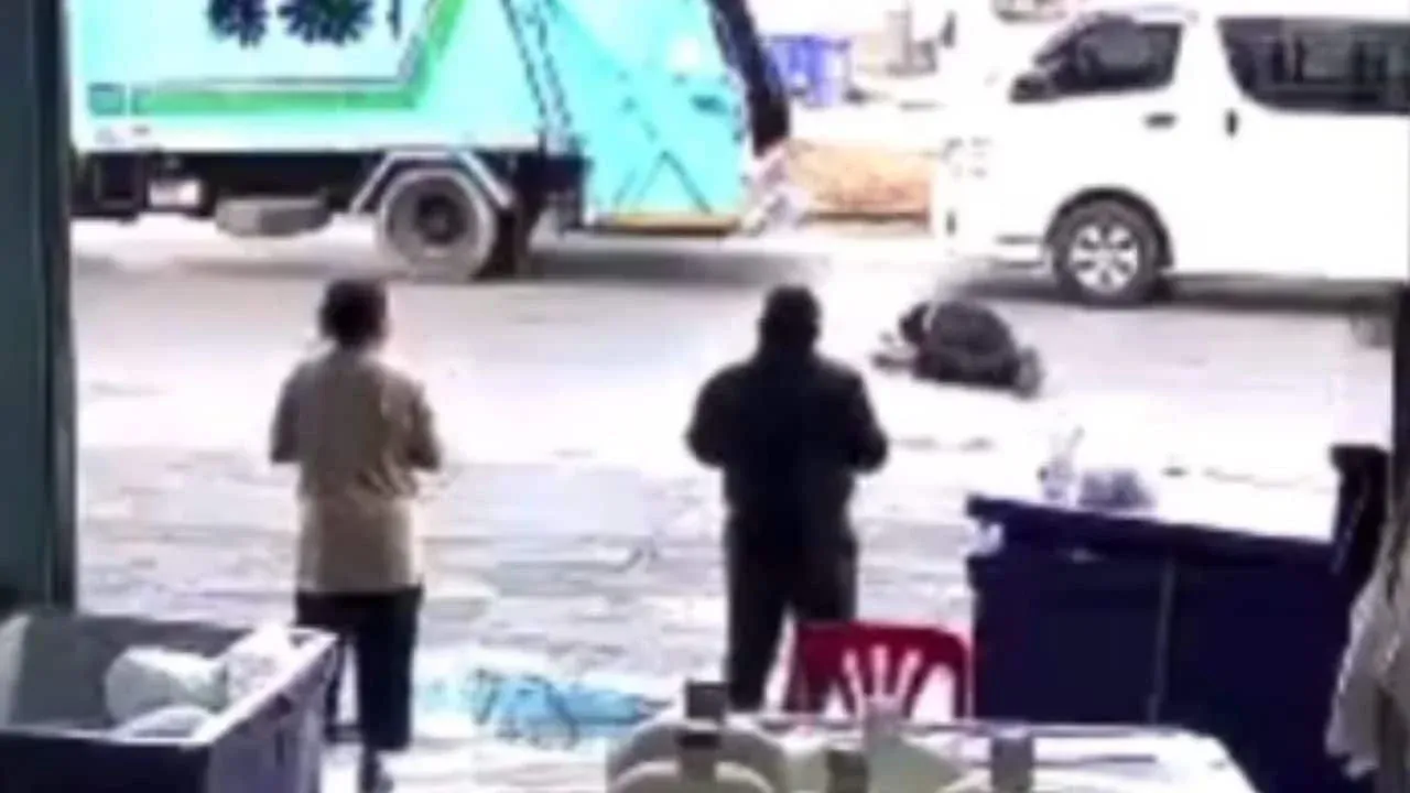 승합차에 치인 푸켓 오토바이 운전자