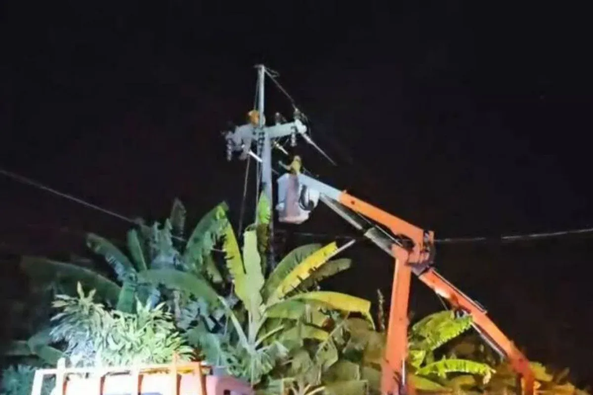 사라부리 비행기 추락 현장 전선 피해