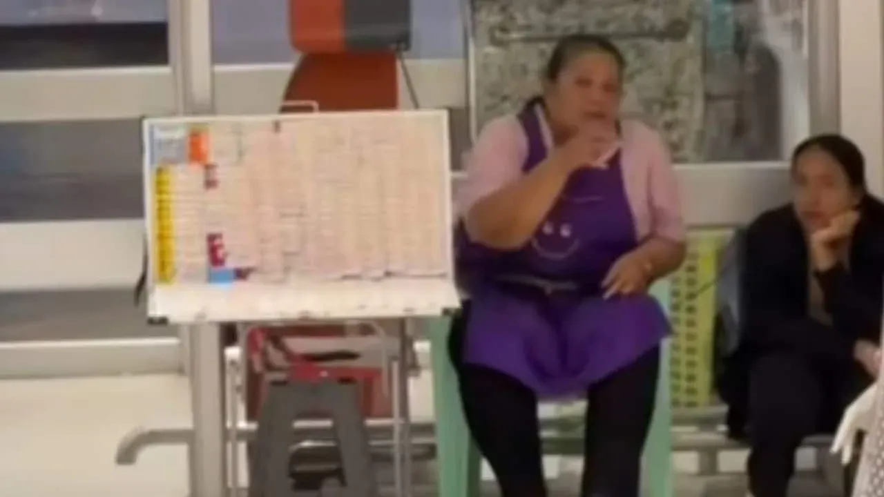 태국 여성이 푸켓에서 돌아가신 어머니 닮은이를 찾은 모습