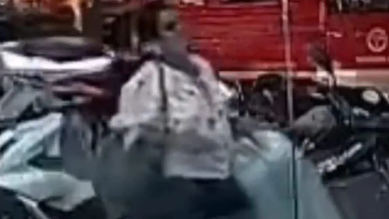 푸켓 여행용 가방 절도 CCTV 장면