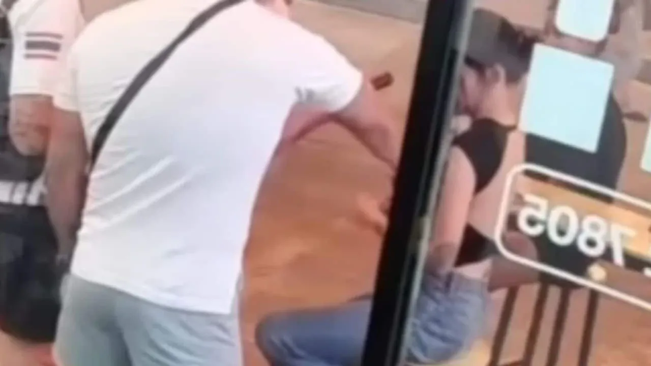 파타야 타투샵 성추행 사건 CCTV 장면