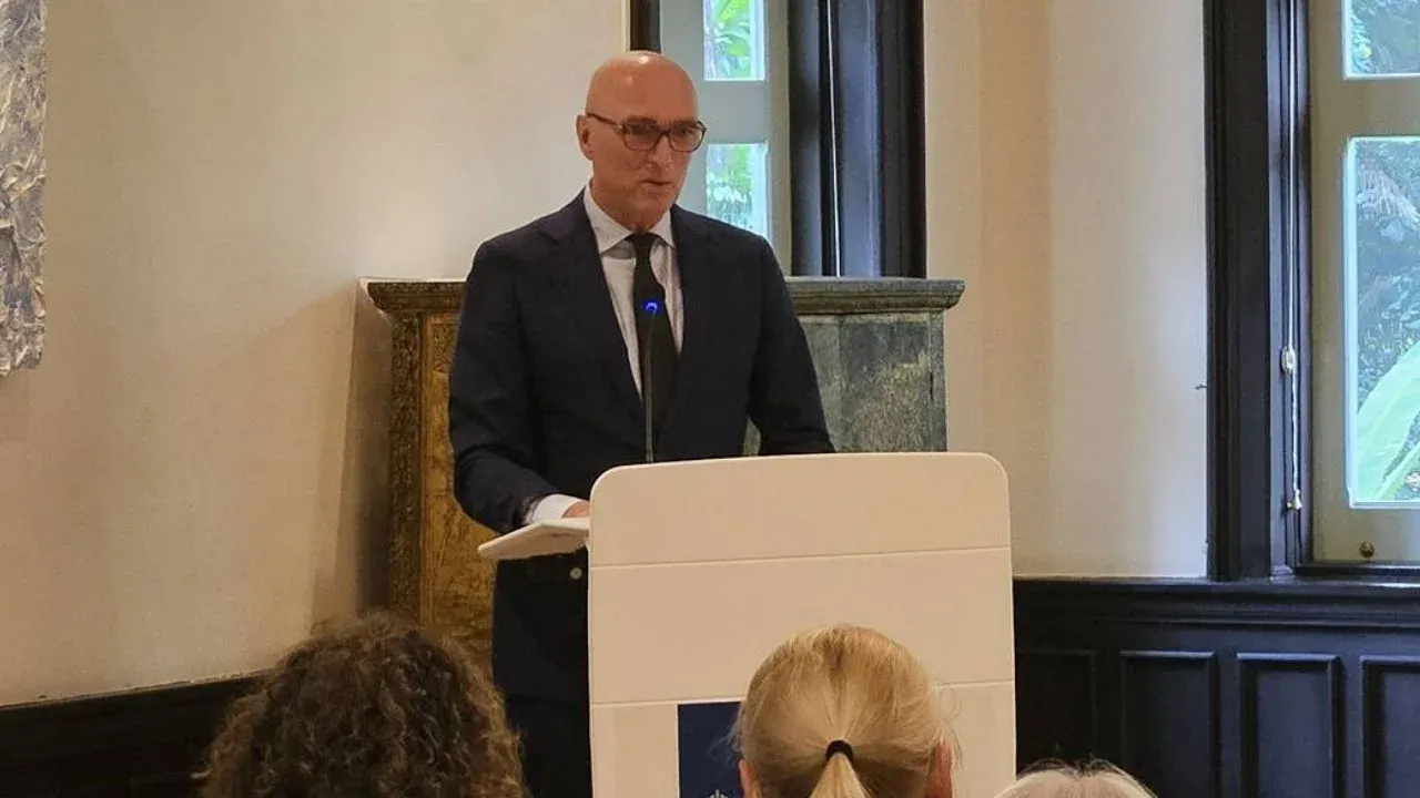 네덜란드 대사 렘코 판 베인하르든