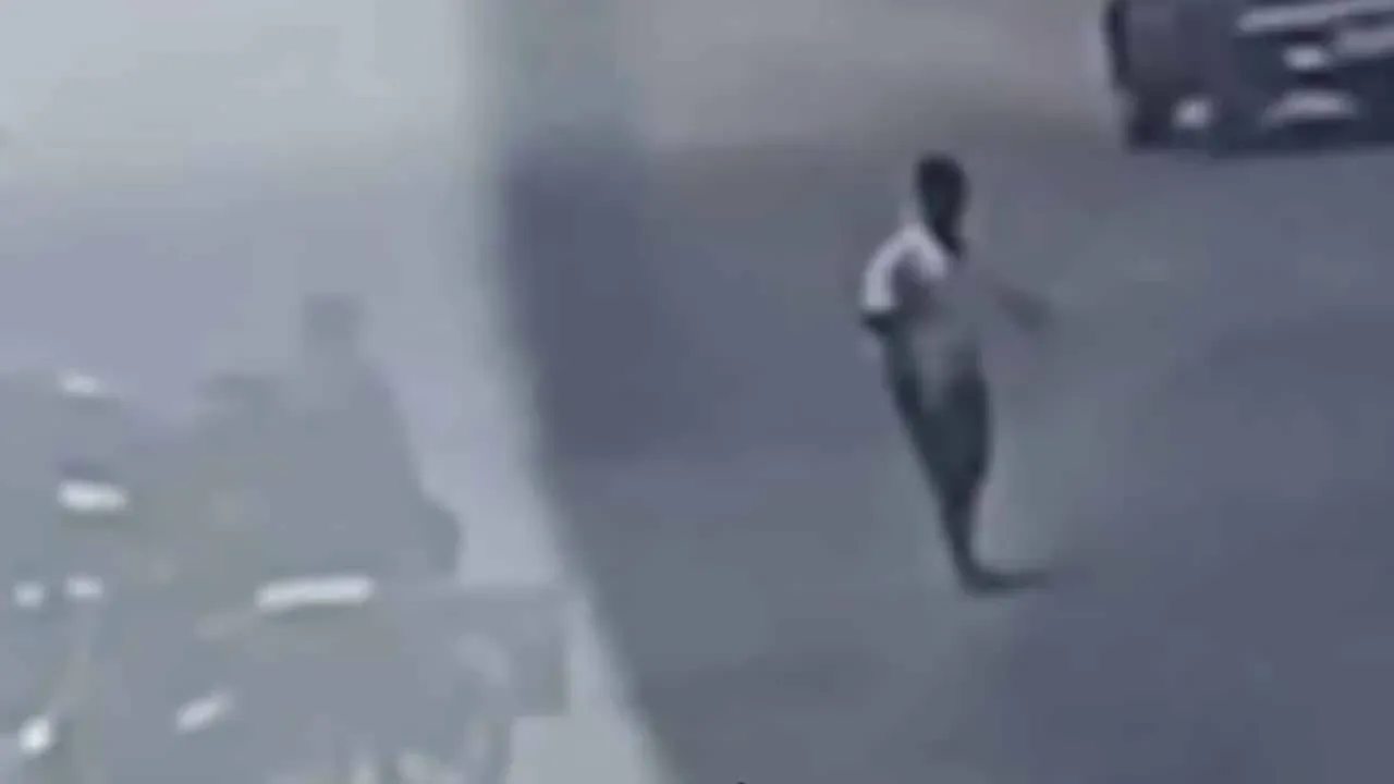 크라비 도로 총격 사건 현장 사진