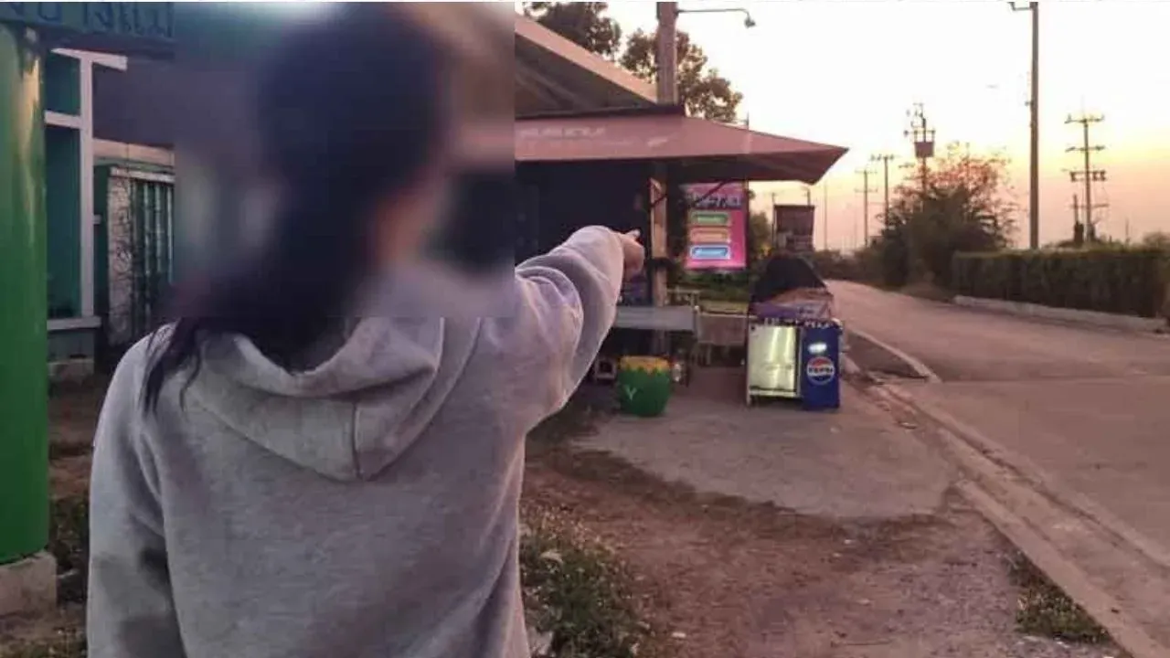 태국 경찰 조사를 받는 중국인 남성