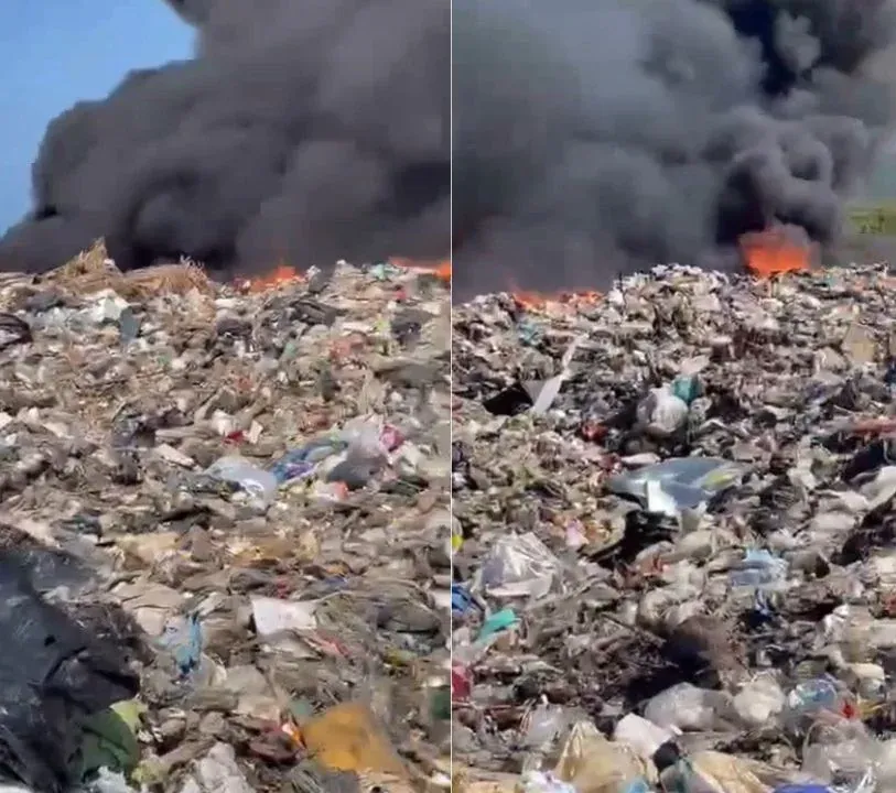 쓰레기매립장 화재로 피어오르는 연기