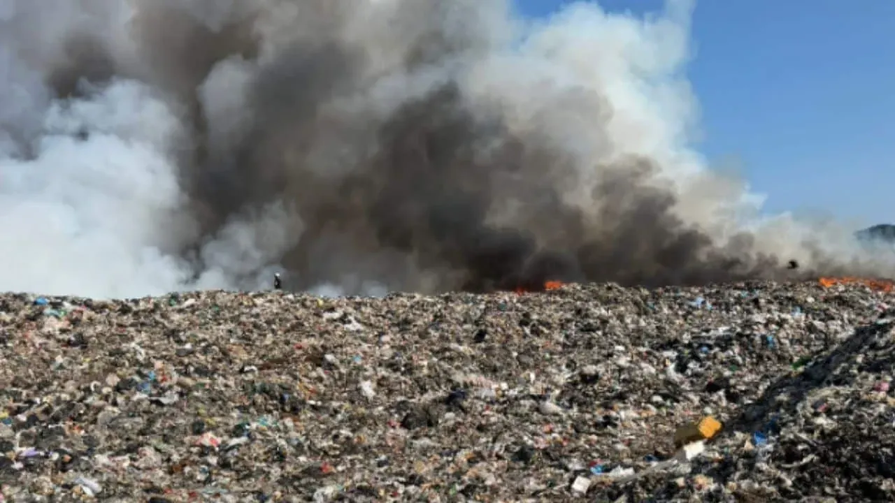 푸켓 쓰레기매립장 화재 현장