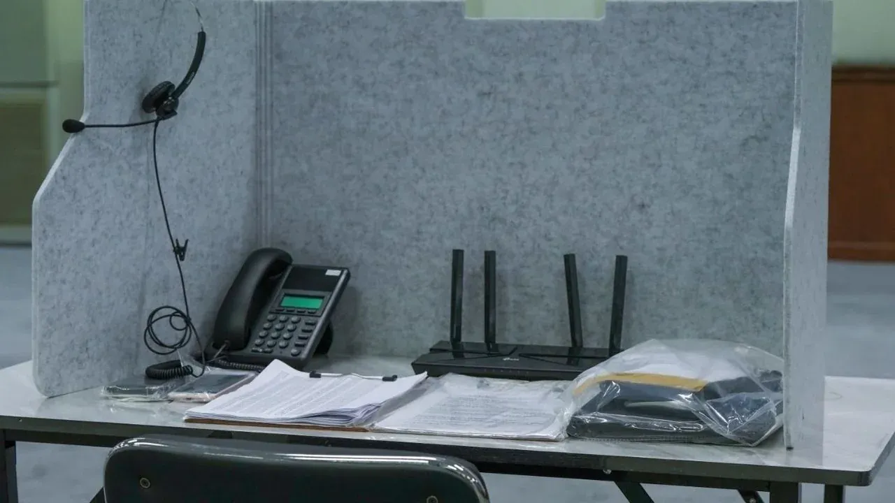 방콕 고급 주택에서 발견된 보이스피싱 장비