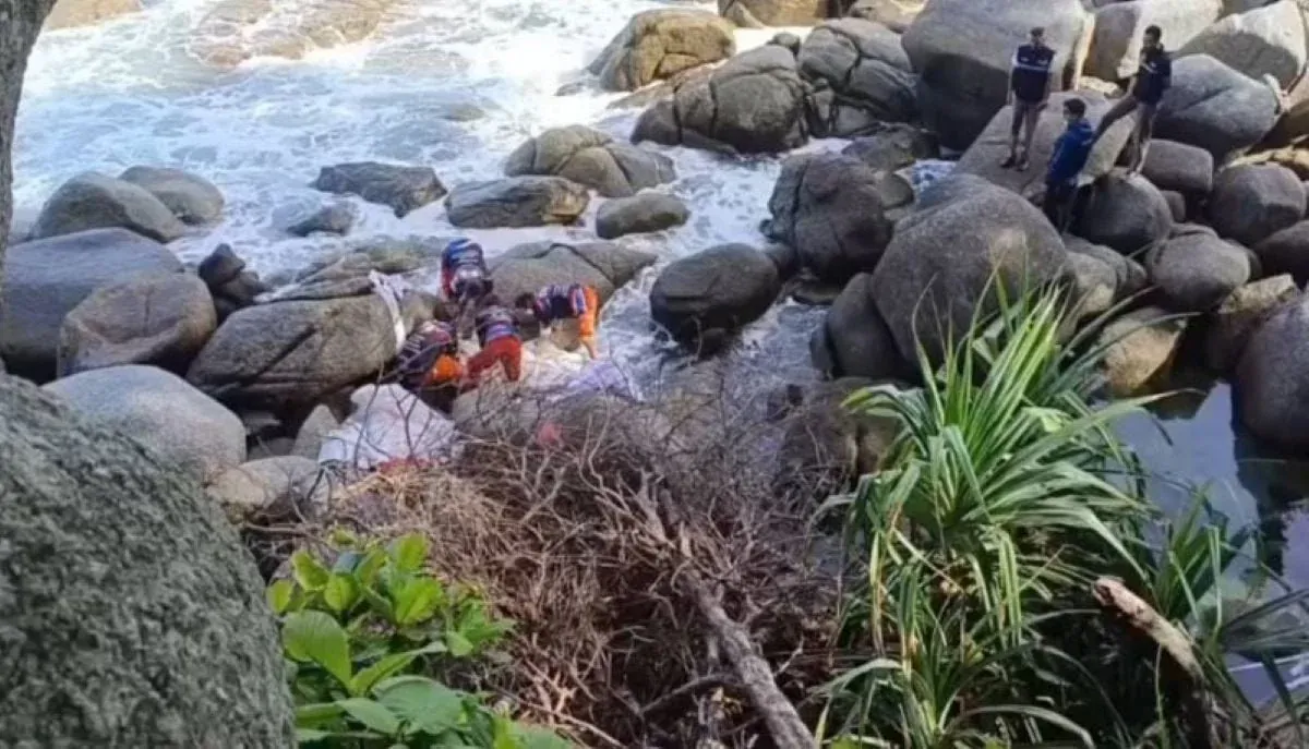 바레인 관광객이 실종된 카론 해변