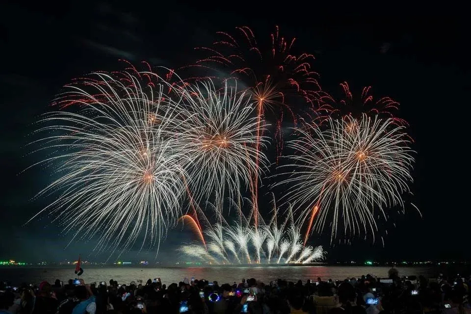 파타야, 왕대비 추모 불꽃놀이 축제 개최