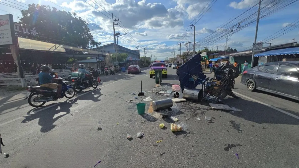 태국 스리라차 오토바이 사고: 커플이 아이스크림 노점 추돌