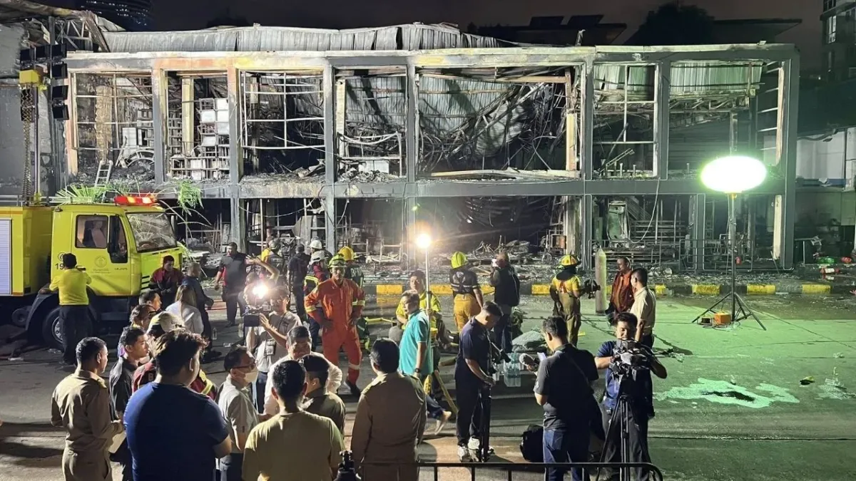 방콕 루트66 나이트클럽 창고 화재 현장