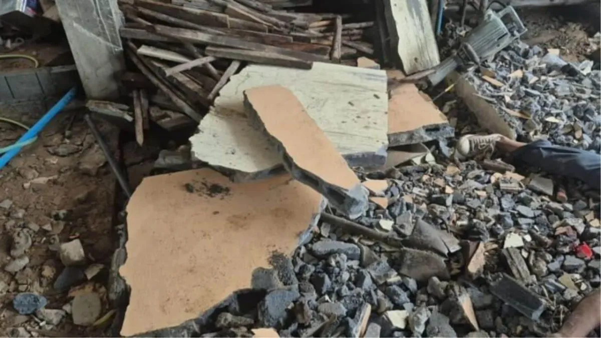 파타야 주택 리모델링 중 벽 붕괴 사고 현장