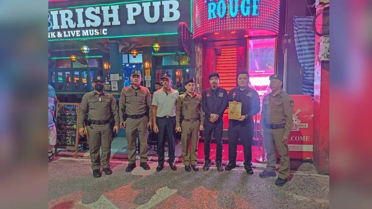 푸껫 의원이 주류 판매 금지법 개정을 촉구하는 모습