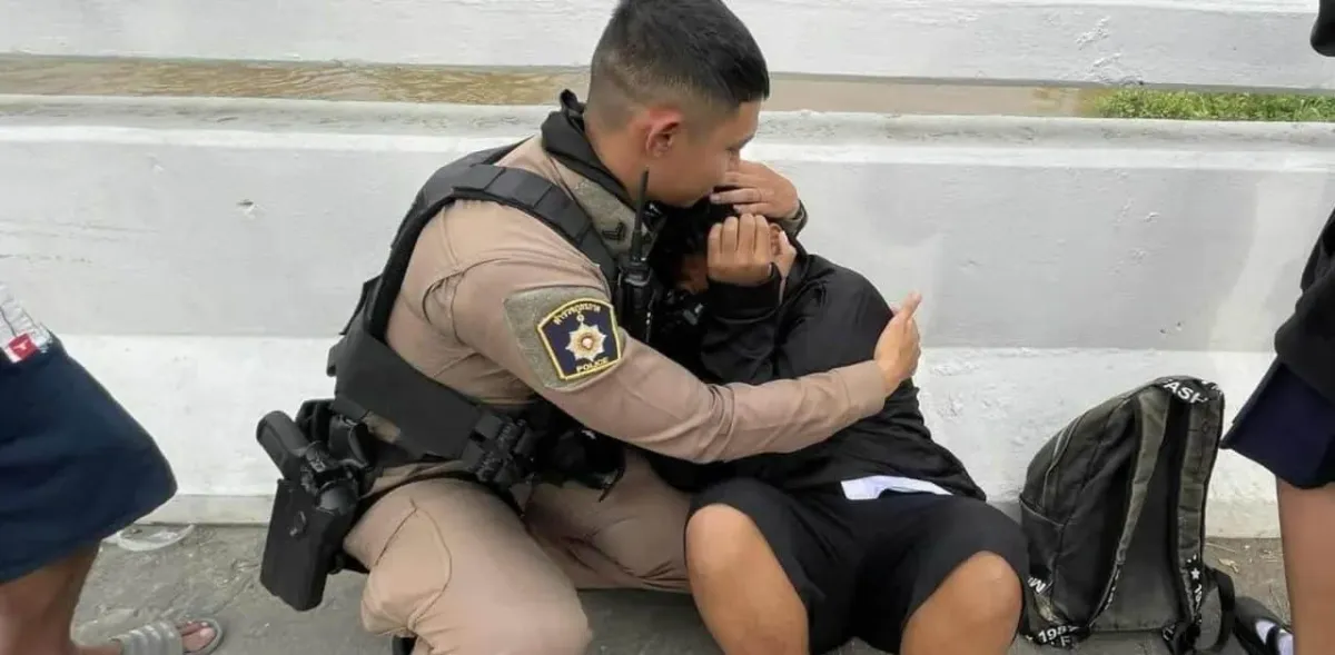 아유타야 다리 자살 시도 10대 소년, 경찰의 설득으로 구조