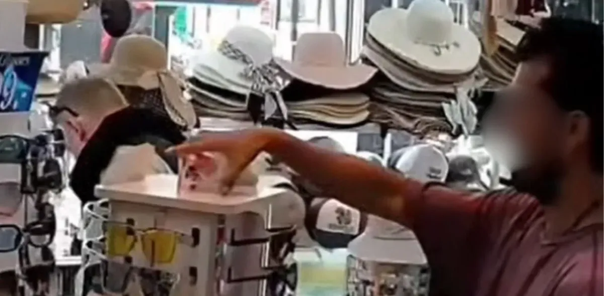 푸켓에서 199바트 선글라스 훔친 외국인 남성 CCTV에 포착