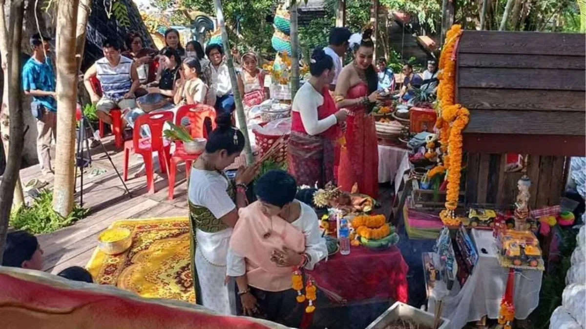 방콕 여성의 연속 복권 당첨, 라차부리 사원에서 감사 의식 화제