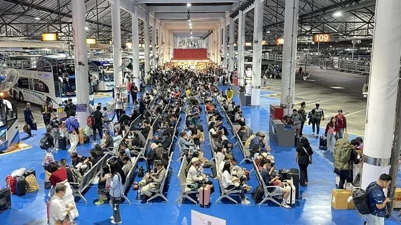 태국 새해 귀향 러시, 하루 13만명 버스 터미널 인파