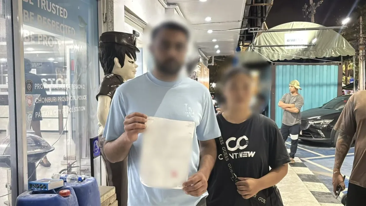 파타야에서 오토바이 갱단에게 습격당한 파키스탄인 DJ