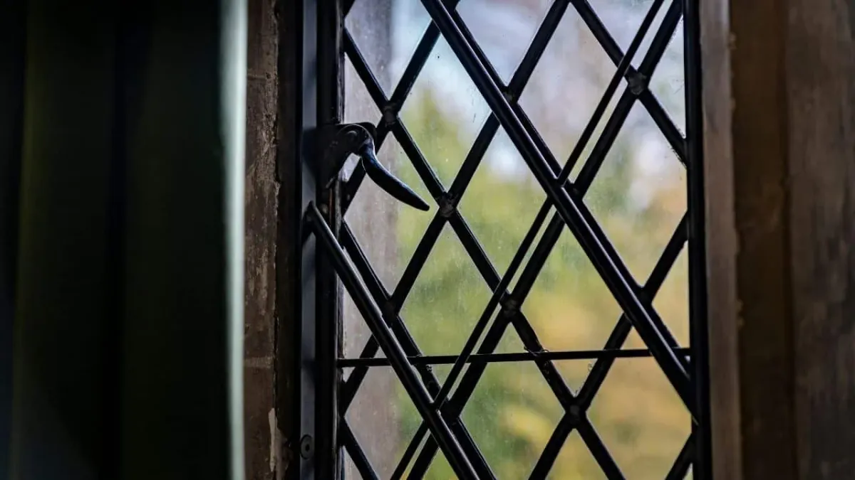 나콘랏차시마 주택서 의문의 여성 변사 사건, 경찰 타살 가능성 조사