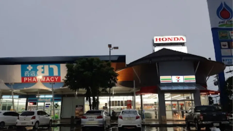 푸켓 유턴 방지대 충돌 후 도주한 운전자 수배 중