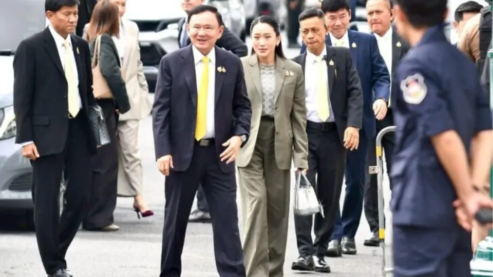 탁신 전 총리, 병원 입원 스캔들로 1년 실형 선고