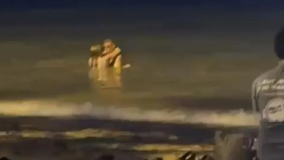 파타야 좀티엔 해변서 외국인 커플 공개 성행위 논란