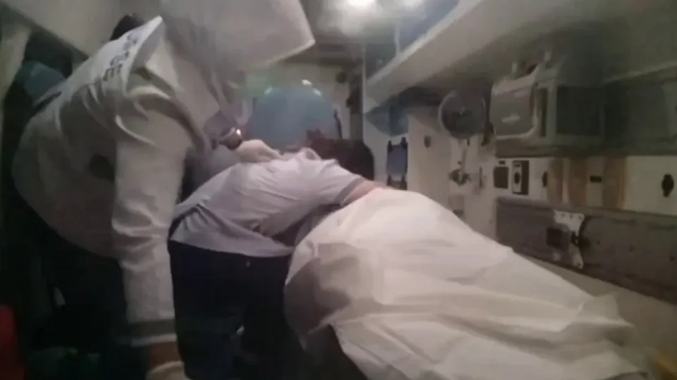 태국 간호사, 교통사고 현장에서 사망한 연인 발견하는 비극