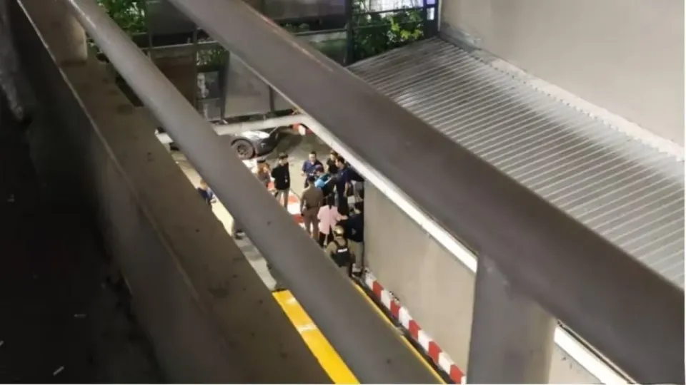 방콕 쇼핑몰 주차장에서 추락한 여성 사망