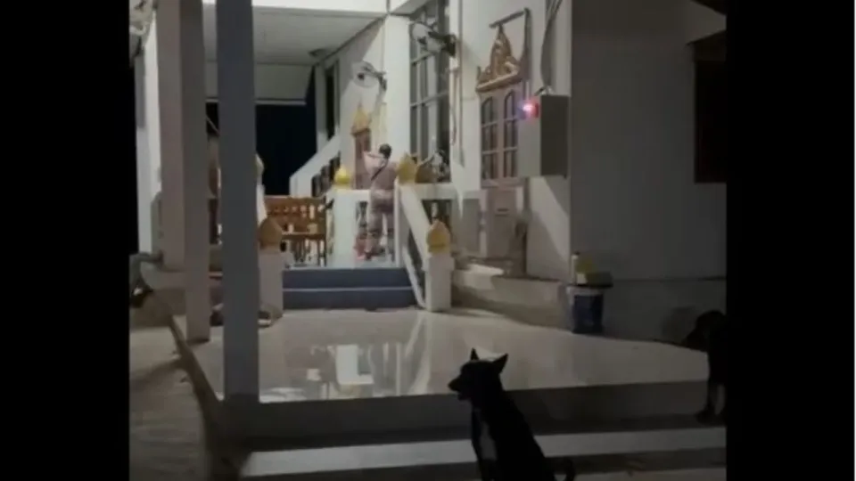 태국 북동부 마을 주민들, 여성 관련 스캔들로 승려 환속 요구