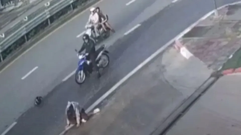 태국 오토바이 운전자, 갑작스러운 끼어들기 피하려다 사망