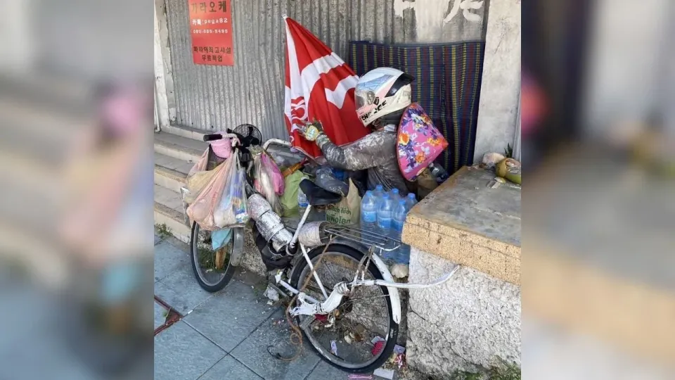 파타야 거리 정리 중 노숙자 남성에게 병원 치료 지원