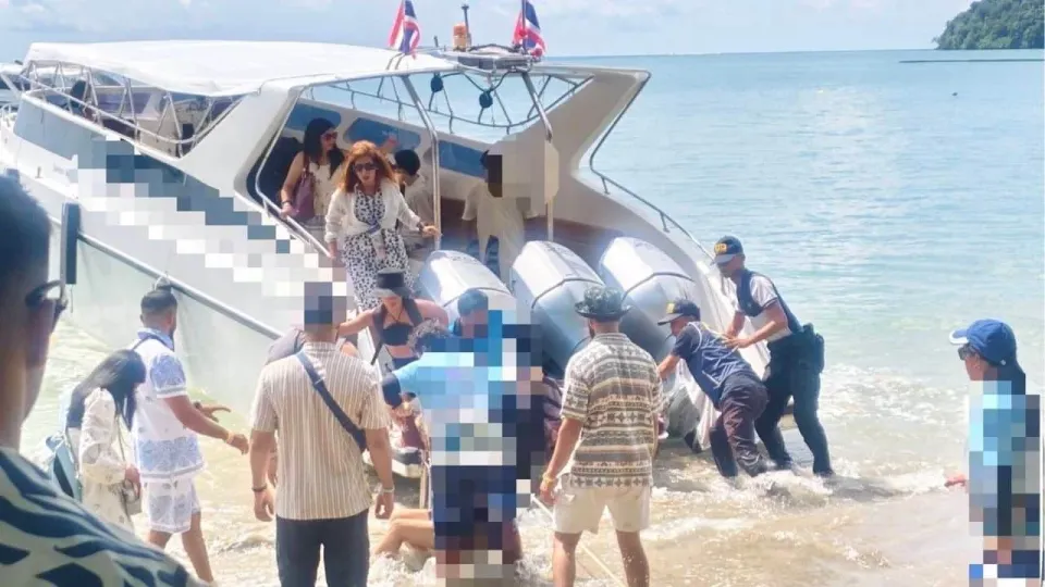 푸켓 무면허 선장, 관광객 보트 추락 사고로 체포