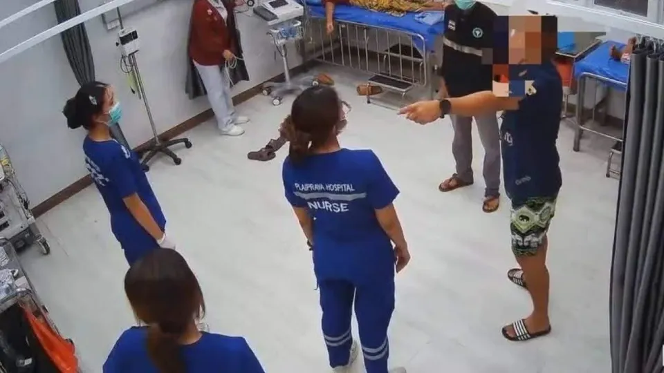 구급차 막아선 픽업트럭 운전자, '어머니 걱정' 주장에도 환자 사망 초래