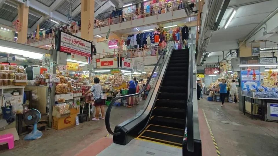 50년 만의 부활: 치앙마이 '멈춰있던' 에스컬레이터가 다시 움직이다