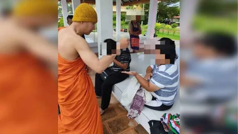 태국 남부 다리에서 승려가 빚더미 커플 자살 시도 구조