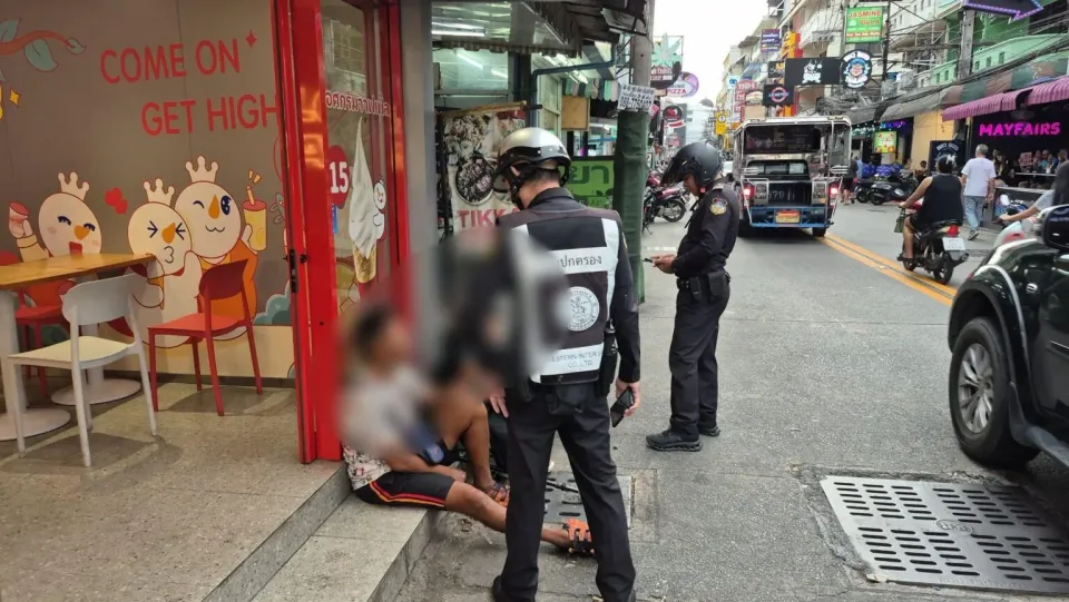 파타야 노숙 커플의 부적절한 행위, 지역사회 우려 야기