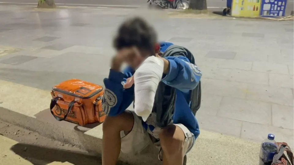 파타야 해변에서 폭죽 사고로 10대 소년 중상