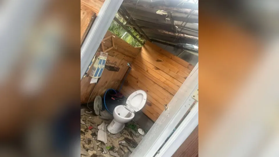 촌부리 레스토랑, 폭풍 중 낙뢰로 큰 피해