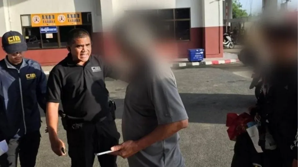 방콕-푸켓 버스에서 사기 수배자 체포, 계좌 빌려준 대가로 영장 5건