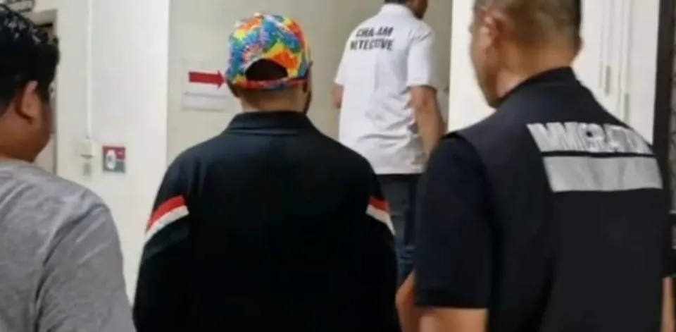 촌부리 편의점에서 가짜 QR 코드로 10대 점원 속인 사기범