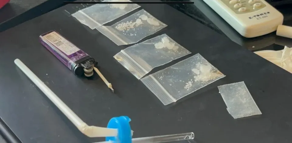 파타야에서 마약과 음란물 소지로 적발된 입국금지 한국인