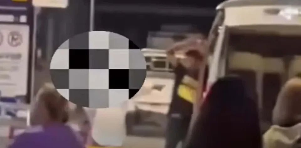 푸켓 공항 밴 기사, 쓰레기 문제로 외국인 승객 폭행 논란