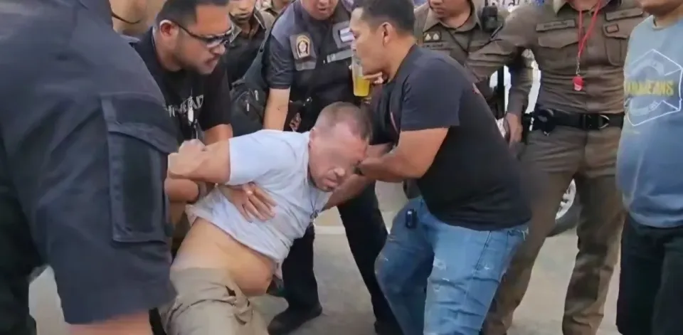 캐나다인, 크라비 경찰서에서 차량 훔쳐 고속 추격전 벌여