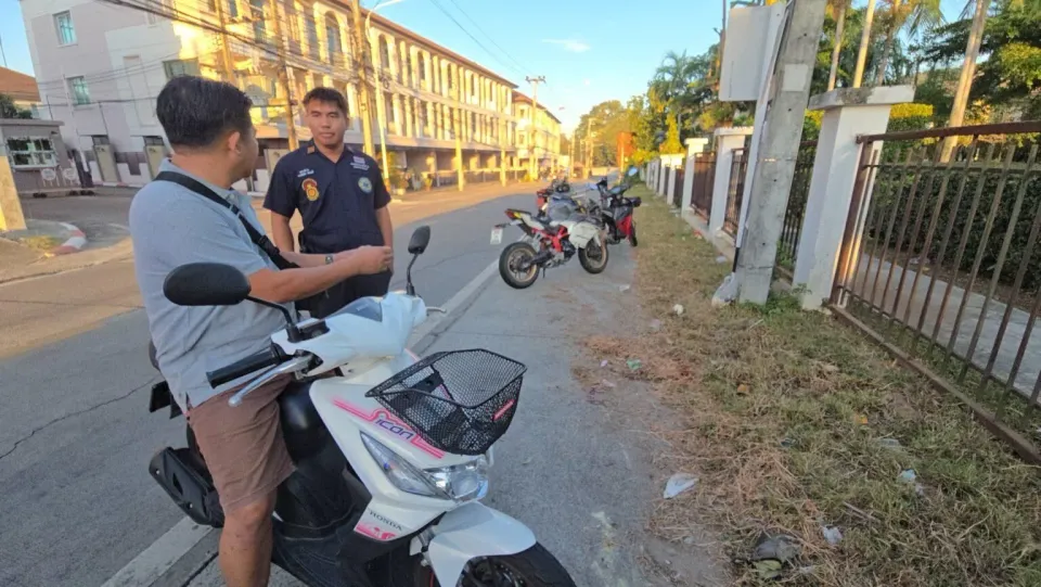파타야 외국인 오토바이 사고, 고속 커브 구간에서 중상