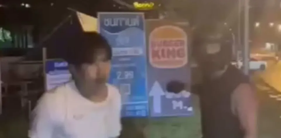 푸켓 도로 분쟁 사건, 태국인 오토바이 운전자 폭행 후 외국인 용의자 도주