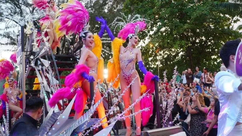 푸켓 카니발 퍼레이드로 12월 19일 파통 도로 통제