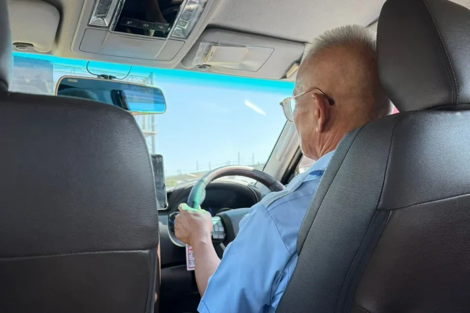 태국 택시 기사, 관광객의 비행기 탑승 시간 맞춰줘 화제