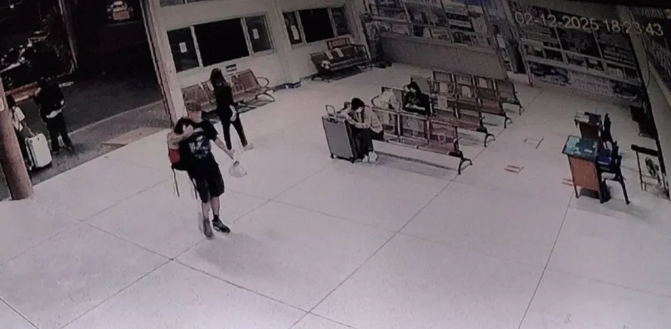 트랏 버스터미널에서 막차 놓친 덴마크 관광객 소동