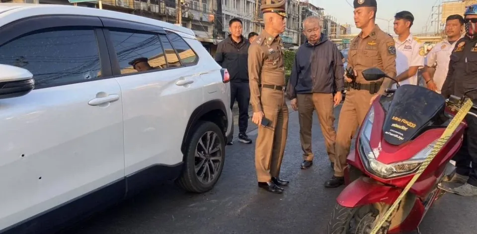 방콕 도로에서 라이벌 학생들 총격전, 청소년 2명과 무고한 여성 부상