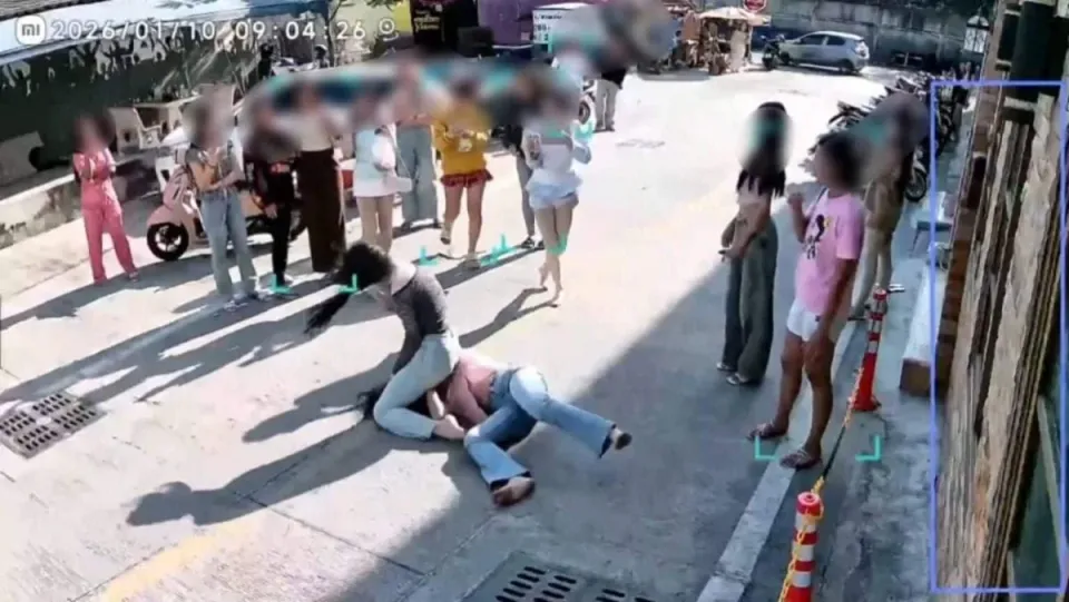 파타야 골목 분쟁, 암 투병 중인 아버지 둔 가족 고통